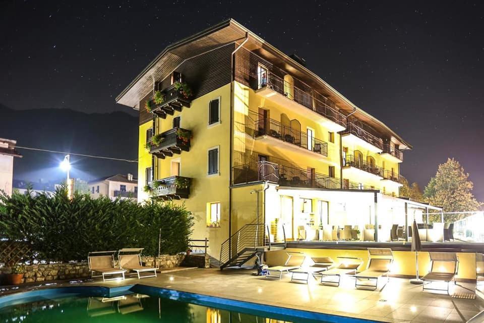Albergo Mezzolago Luaran gambar