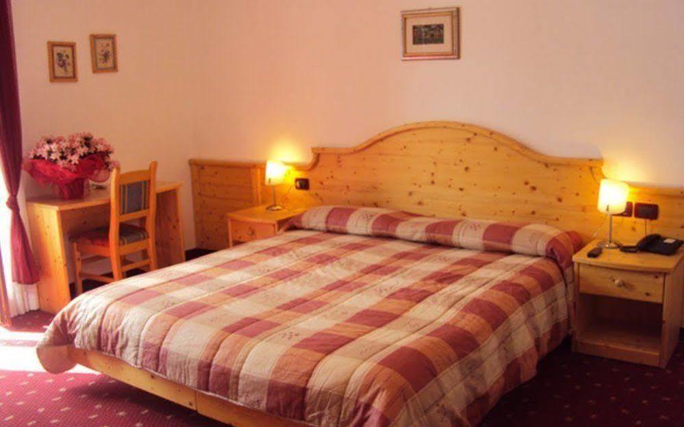 Albergo Mezzolago Luaran gambar